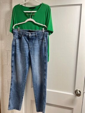 2 pc WHBM High-Rise Jeans with Studs/ Tahari green blouse w/gold chain